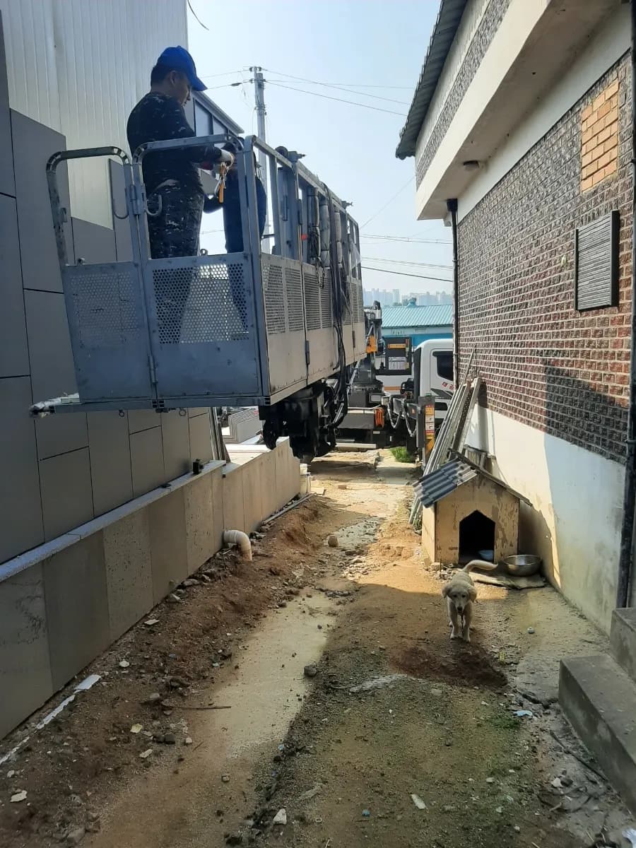 청주 외벽 작업 현장 5